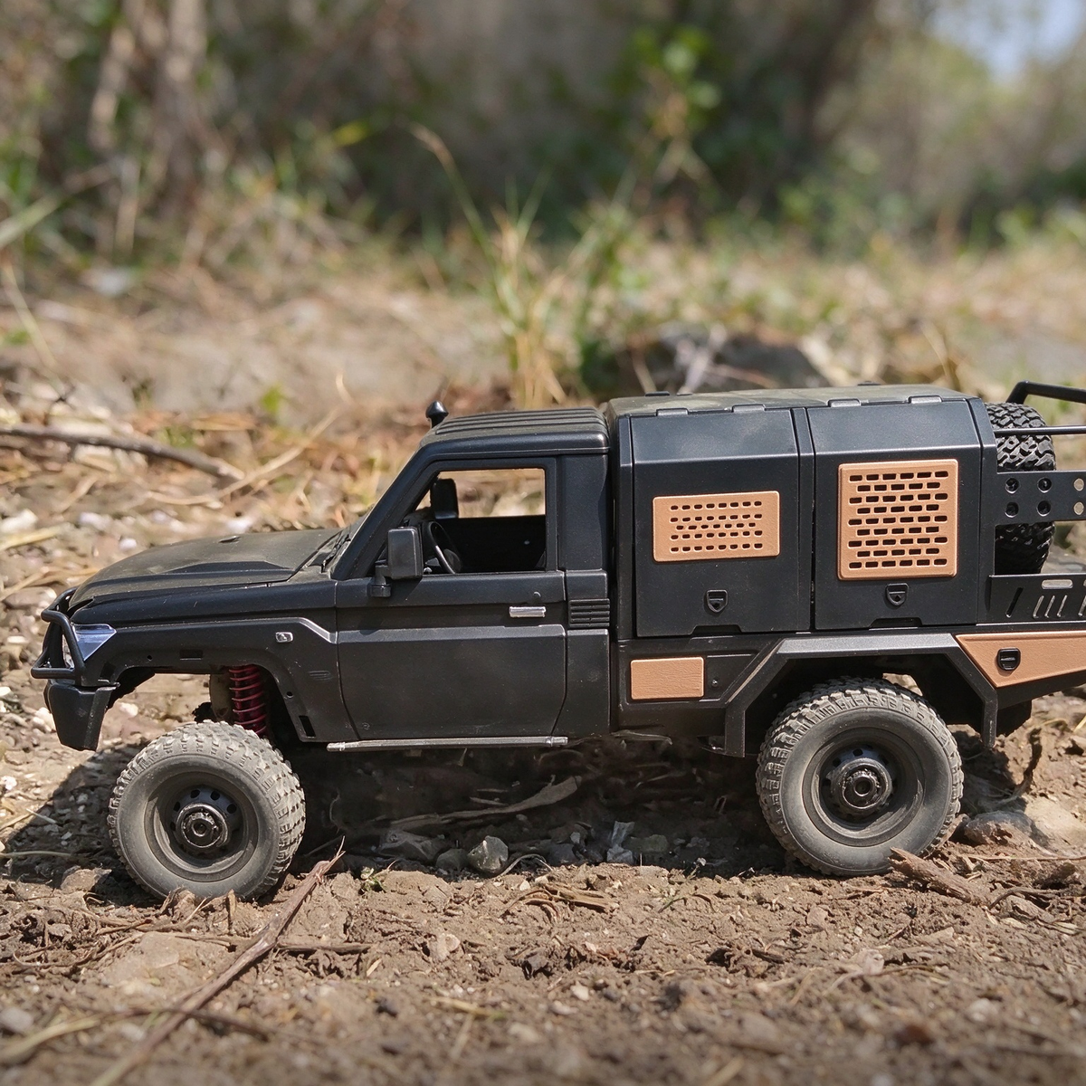 PlayPulseRC MN82 1:12 Toyota LC79 RC Crawler RTR