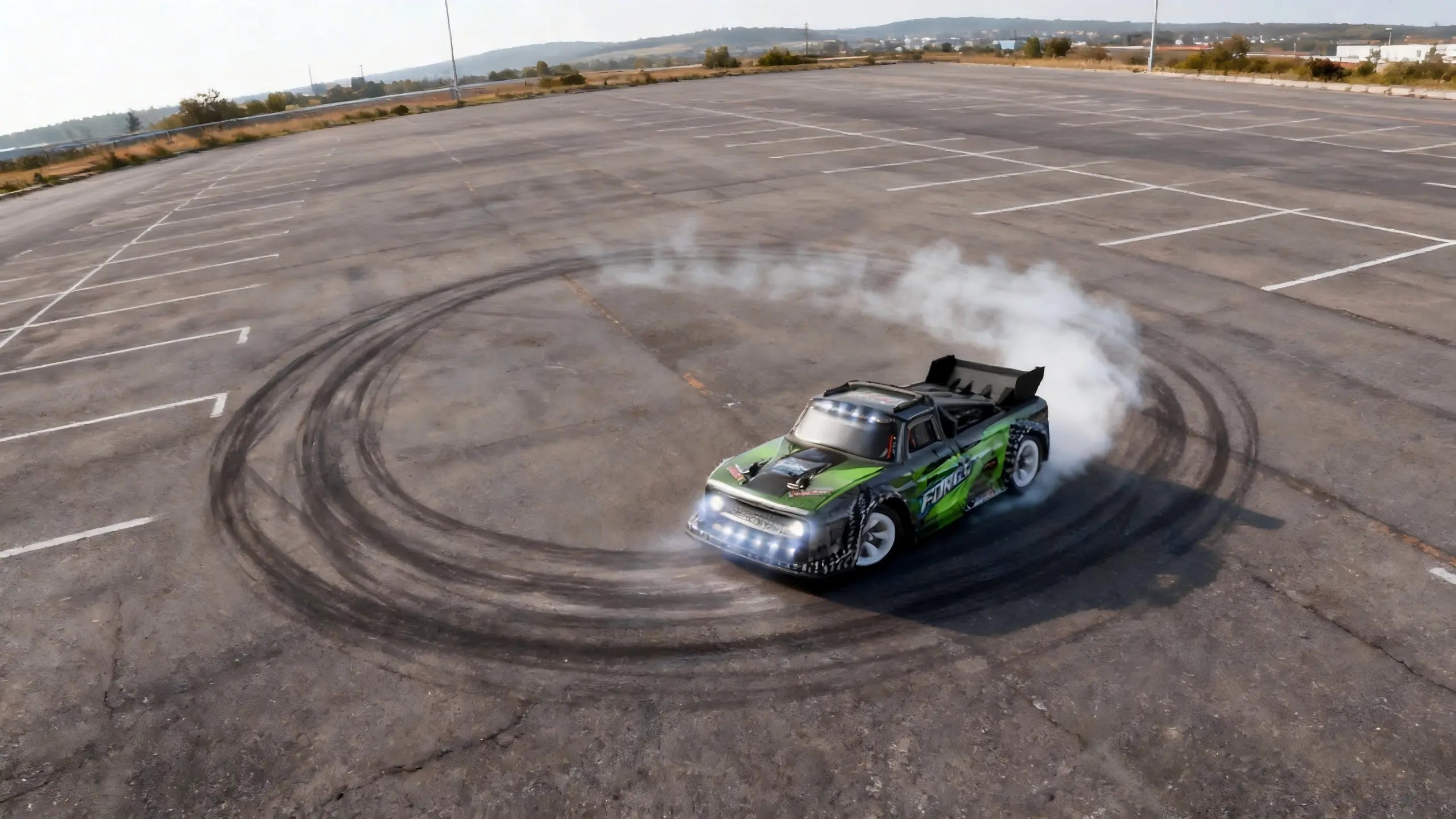 1:28 Scale 4WD 284131 Short Truck