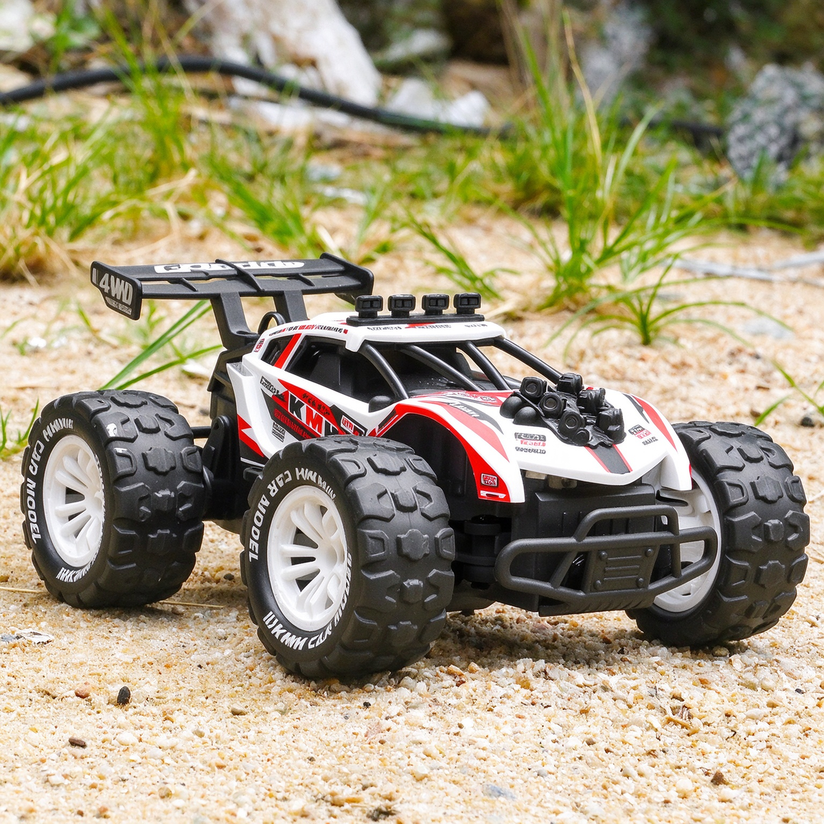 PlayPulseRC 8142 1:18 4WD Alloy RC Truck with Spray
