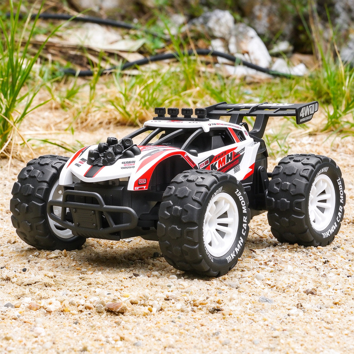 PlayPulseRC 8142 1:18 4WD Alloy RC Truck with Spray